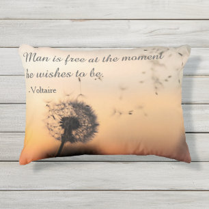 Coussin D'extérieur L'homme est libre Citation Voltaire