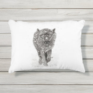 Coussin D'extérieur Loup noir en colère dans la neige, hiver sauvage