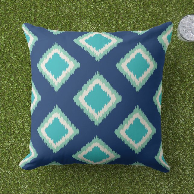 Coussin D'extérieur Marine moderne et Aqua Blue Diamond Ikat Motif (Herbe)