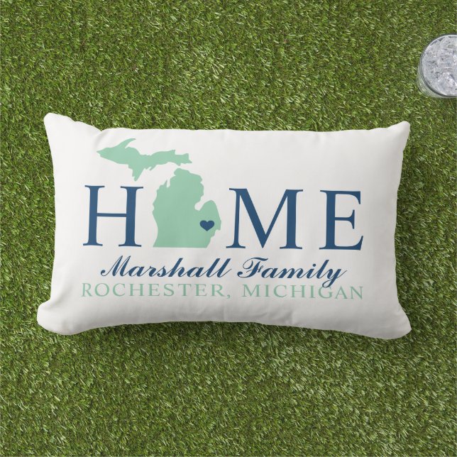 Coussin D'extérieur Michigan Home Mint and Navy Custom Family Monogram (Herbe)