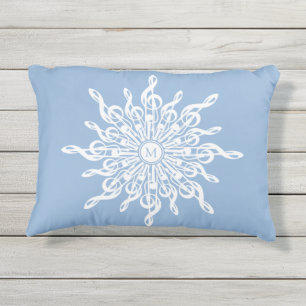 Coussin D'extérieur Monogramme d'ornement bleu d'hiver G-Clef Snowflak
