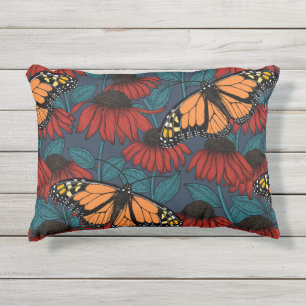 Coussin D'extérieur Papillon monarque sur des fleurs rouges