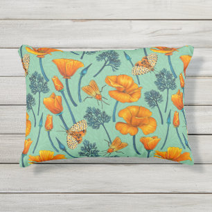 Coussin D'extérieur Pavot et papillons de nuit de Californie sur jade