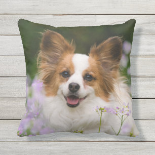 Coussin D'extérieur Portrait romantique mignon de chien de Papillon -