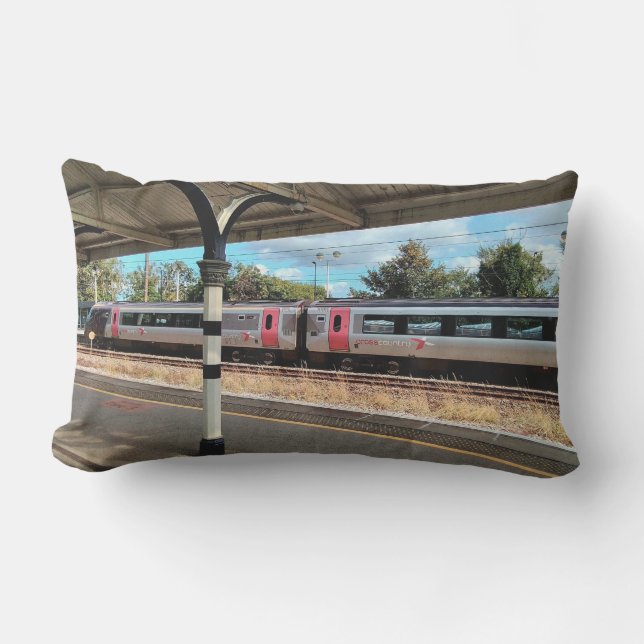 Coussin D'extérieur Train rouge et argent, à la gare (Recto)