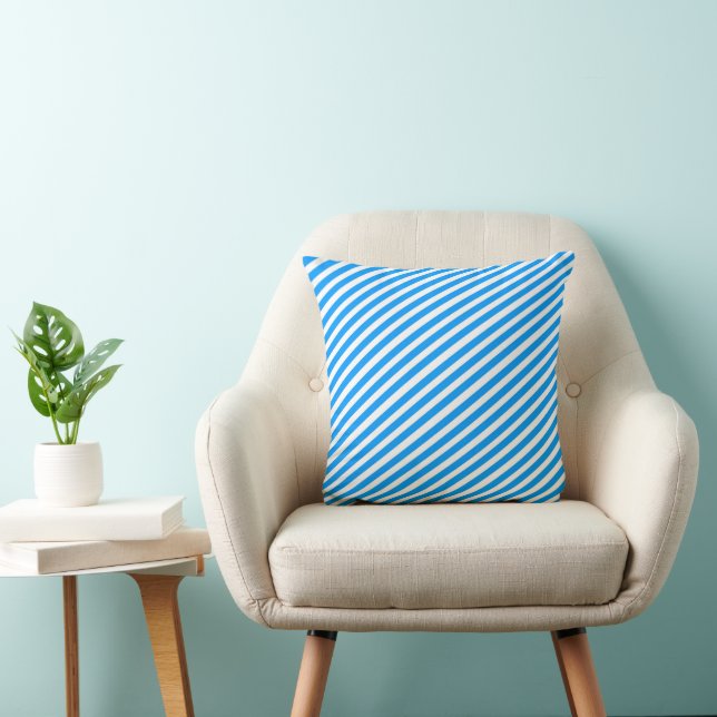 Coussin Diagonal Blue Stripes (Chaise)