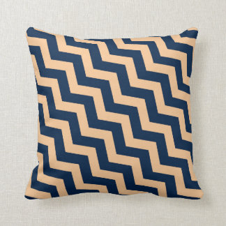 Coussin diagonal de motif de Chevron de marine et