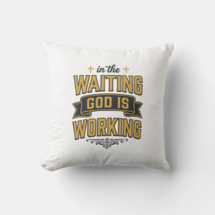 Coussin Dieu travaille T-shirt typographie vintage de foi_