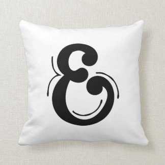 Coussin d'initiale de la lettre E