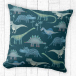 Coussin Dinosaures vert foncé<br><div class="desc">Motif de dinosaures bleus,  Tyrannosaurus rex,  Spinosaurus,  Stegosaurus,  Diplodocus et Tricératops sur un arrière - plan vert turquoise profond. Eek !</div>