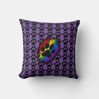 Coussin Dog lover's many paws rainbow pawprint purple