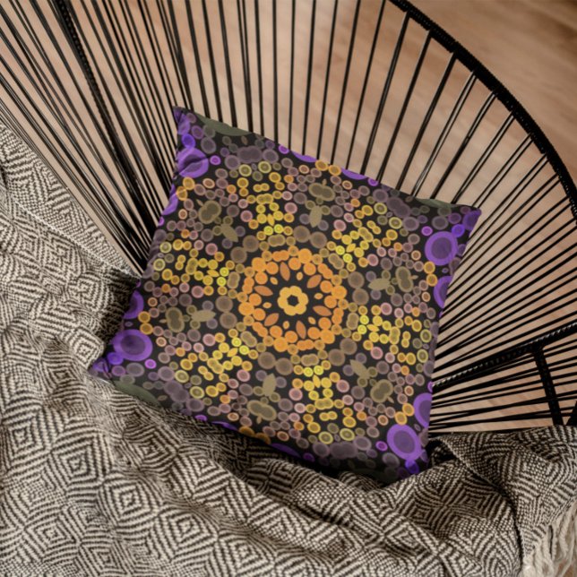 Coussin Dot Mandala Flower Jaune et violet (Créateur téléchargé)