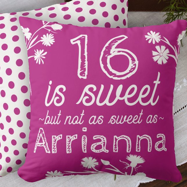 Coussin Doux 16 Fleurs Roses, Blanches Personnalisées (hot pink magenta sweet 16 sixteen throw pillow personalized sixteen name message cute polka dots)