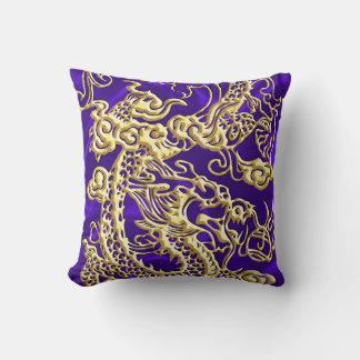 Coussin Dragon d'or embouti sur papier satin violet