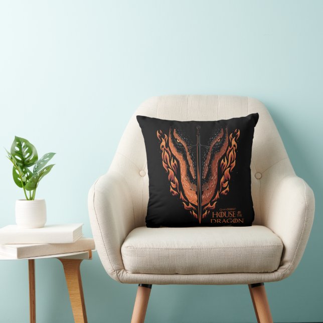 Coussin Dragon en flammes derrière l'épée (Chaise)
