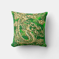 Dragon en or embouti sur impression de satin vert