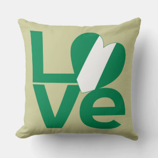 Coussin Drapeau nigérian coeur LOVE vert 