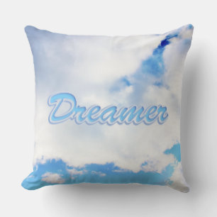 Coussin Dreamer Puffy nuages blancs et ciel bleu