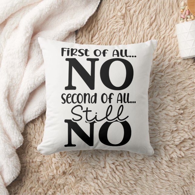 Coussin Drôle D'Abord De Tous Non (Couverture)