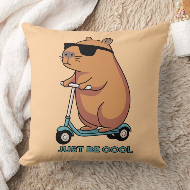 Coussin Drôle de Capybara Cool Trottinette Vibes (Couverture)