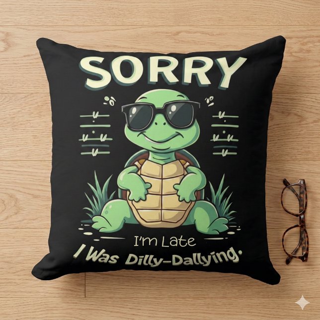 Coussin Drôle Désolé d'être en Retard Tortue avec une Esth (Funny Sorry I’m Late Turtle with Retro Aesthetic Throw Pillow Mockup C)