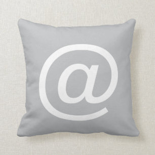 coussin du bouton @ (au signe), gris et blanc