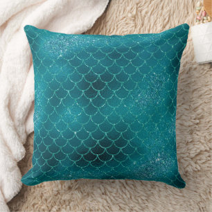 Coussin Écaille de sirène sombre mystique et trident d'océ
