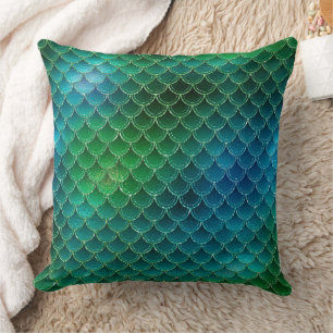 Coussin Écaille de sirène sombre mystique et trident d'océ