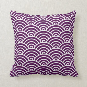 Coussin Échelles classiques d'art déco dans la prune et 