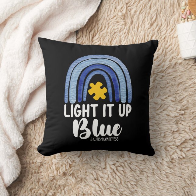 Coussin Éclairez-le en bleu arc-en-ciel de sensibilisation (Couverture)