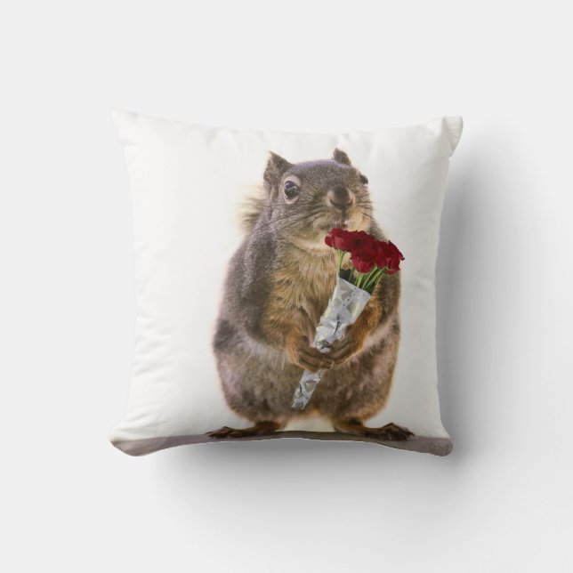 Coussin Écureuil tenant le bouquet de rose rouge (Recto)