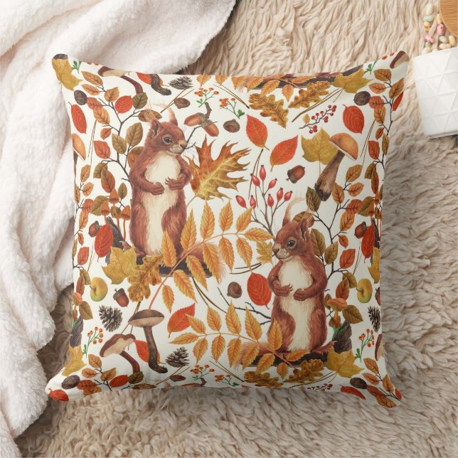 Coussin Écureuils d'automne et flore automnale sur le blan (Couverture)