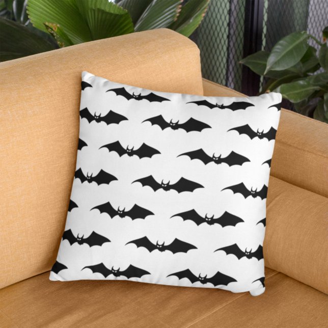 Coussin Éffrayant Black Flying Bats Motif Halloween (Créateur téléchargé)