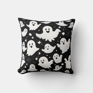 Coussin Éffrayants mignons fantômes : un Motif d'Halloween