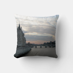 Coussin élégant avec beau coucher de soleil à Pari