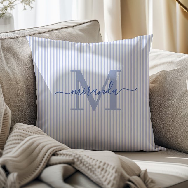 Coussin Elegant Blue & White Stripes Monogram Name (Créateur téléchargé)
