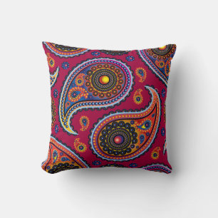 Coussin Elégant Burgundy Paisley et Motif Mandala