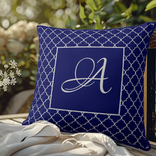 Coussin Élégant damas marocain bleu marine monogramme
