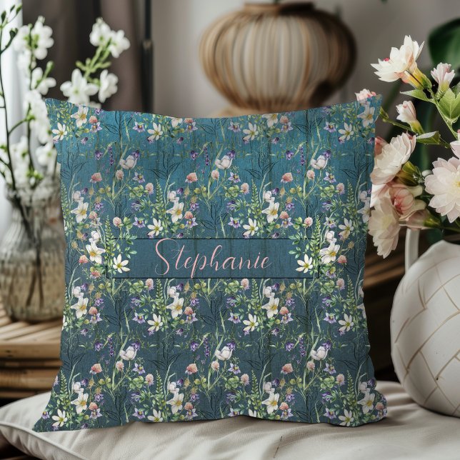 Coussin Élégant Fleurs Sauvages Rustiques Sur Le Monogramm (Créateur téléchargé)
