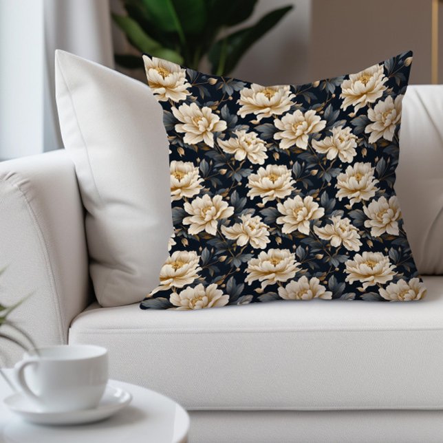 Coussin Élégant floral crème sarcelle noir (Cream-colored floral on black decorator pillow)