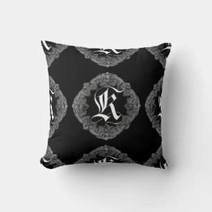Coussin Élégant Goth Initial K