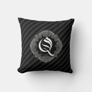 Coussin Élégant Goth Oreille initiale Q