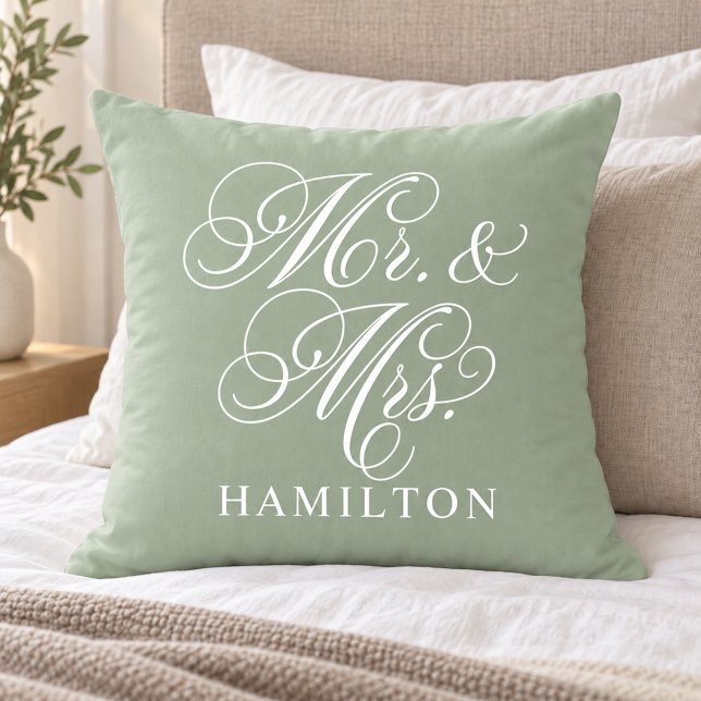 Coussin Élégant Mariage Script Mr et Mrs Vert Sauge (Créateur téléchargé)
