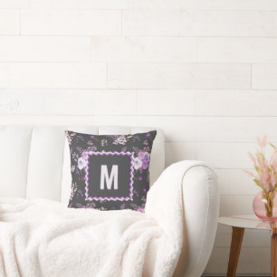 Coussin Élégant motif floral pourpre Monogramme