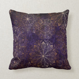 Coussin Élégant or et violet Motif de mandala Floral