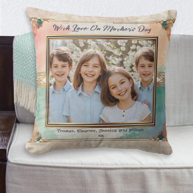 Coussin Elégante Crème élégante Jolie Fête des Mères Photo (A pretty throw pillow with words 'With Love On' Mother's Day, to customize with a photo and name(s))