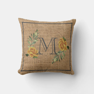 Coussin élégante famille de monogrammes floraux burlap