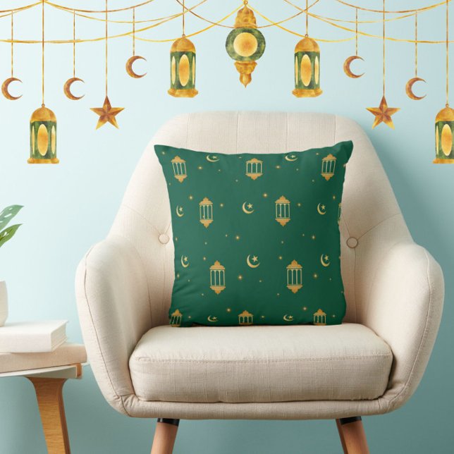 Coussin Élégante Lanternes d'or vert islamique Aïd/Ramadan (An elegant, modern emerald green + gold throw cushion with lanterns + moon. Great for Eid or Ramadan)