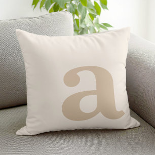 Coussin Élégante lettre monogramme beige neutre initiale