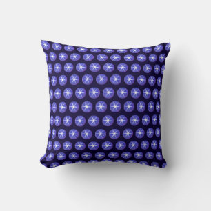 Coussin Élégante saphir étoilé bleu et blanc sur fond bleu